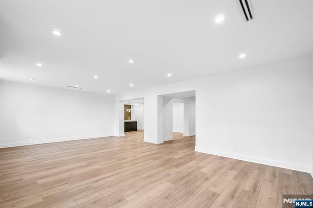 121 Jacquelin Avenue, Ho-ho-kus, NJ 07423