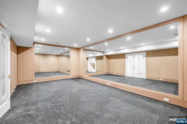 121 Jacquelin Avenue, Ho-ho-kus, NJ 07423