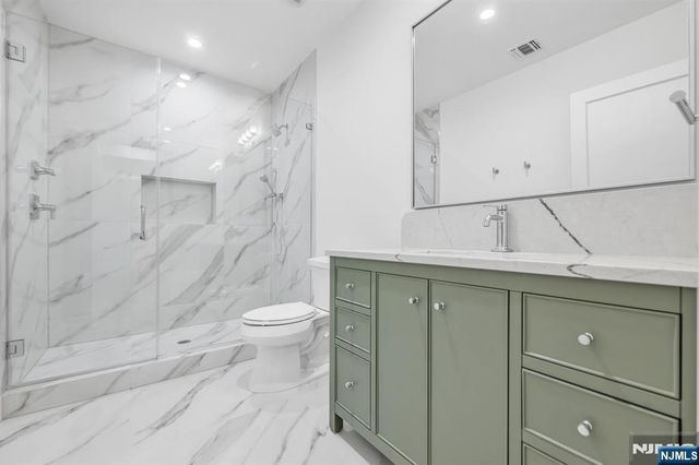 121 Jacquelin Avenue, Ho-ho-kus, NJ 07423