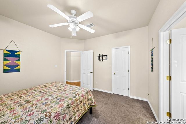 100 Glen Lakes Ct W, Ingram, TX 78025