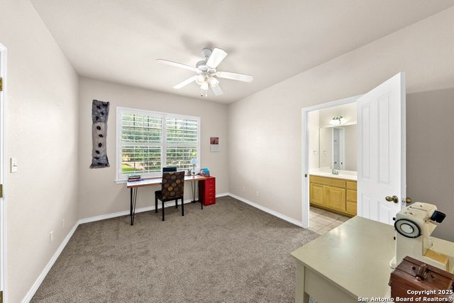 100 Glen Lakes Ct W, Ingram, TX 78025