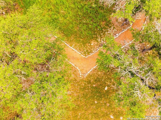 100 Glen Lakes Ct W, Ingram, TX 78025