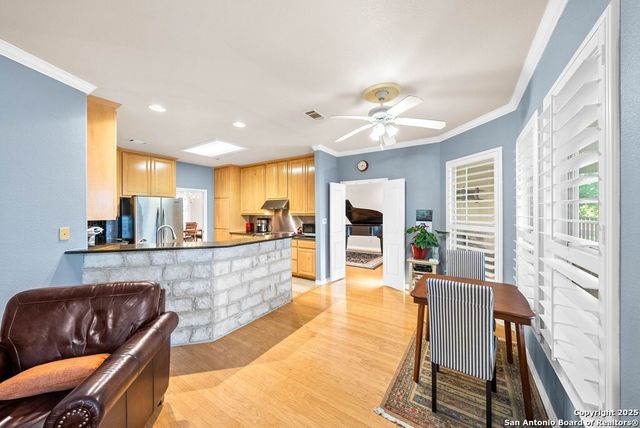100 Glen Lakes Ct W, Ingram, TX 78025