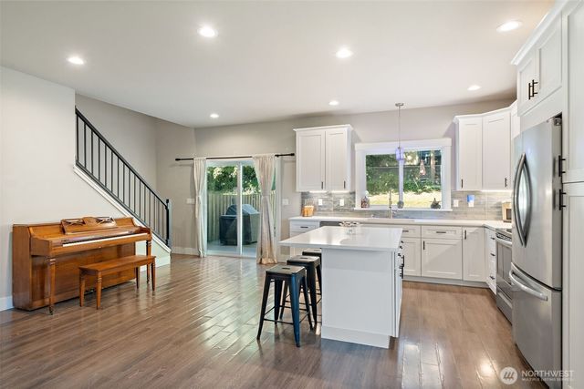 1559 Thompson Drive, Bremerton, WA 98337