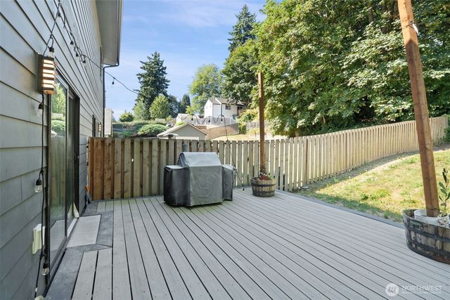 1559 Thompson Drive, Bremerton, WA 98337