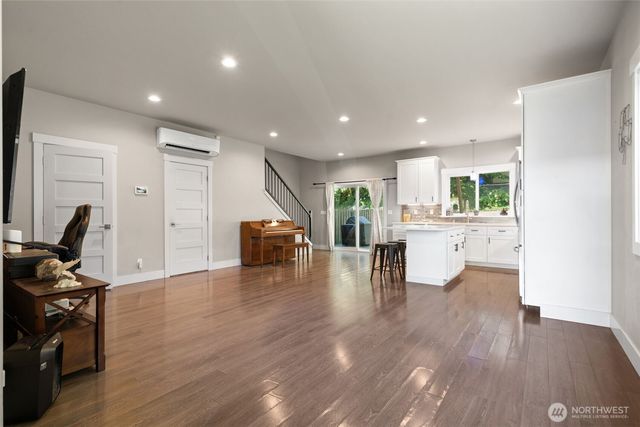 1559 Thompson Drive, Bremerton, WA 98337