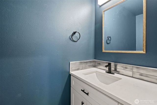 1559 Thompson Drive, Bremerton, WA 98337