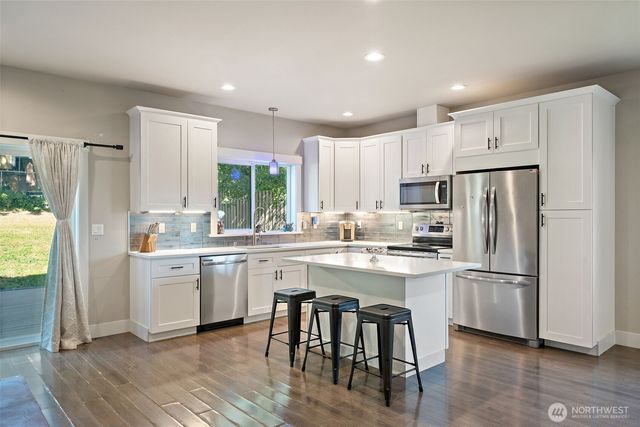 1559 Thompson Drive, Bremerton, WA 98337