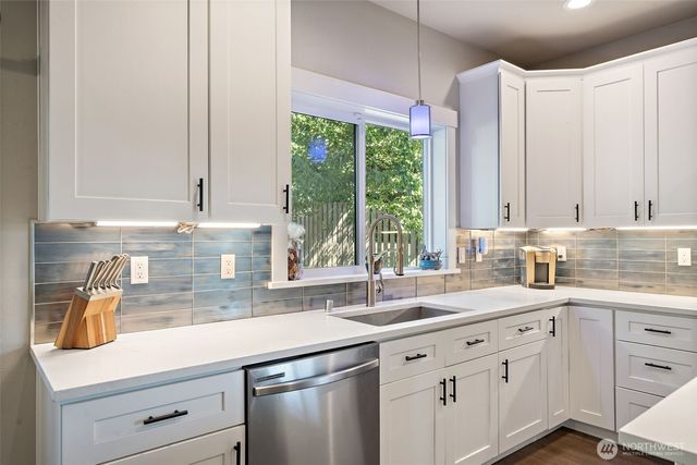 1559 Thompson Drive, Bremerton, WA 98337