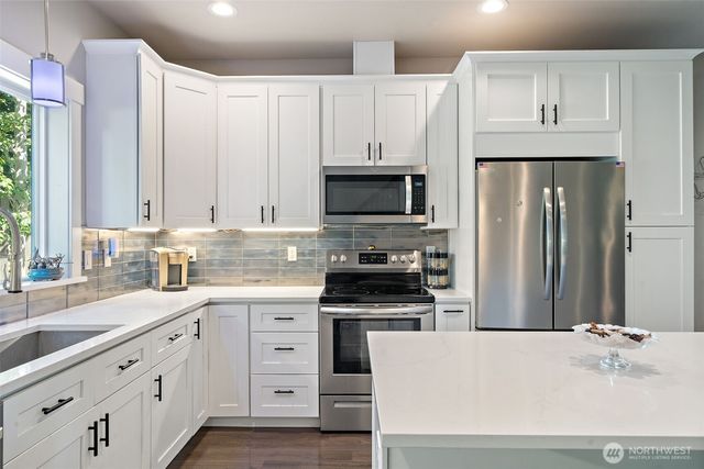 1559 Thompson Drive, Bremerton, WA 98337