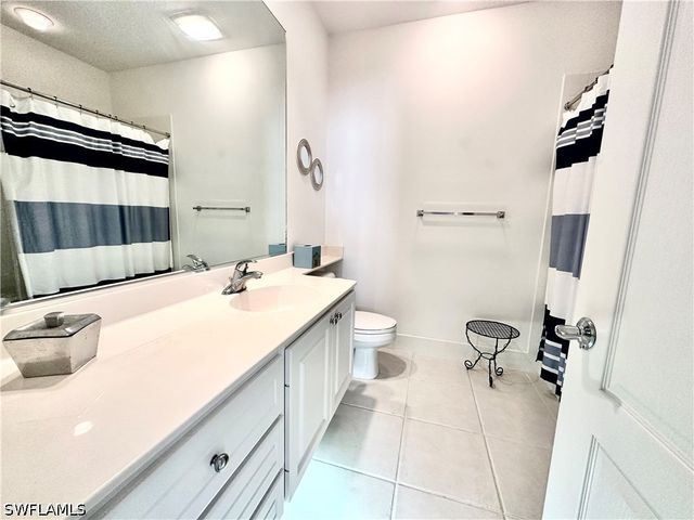 6182 Towncenter CIR, Naples, FL 34119