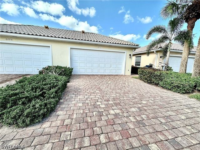 6182 Towncenter CIR, Naples, FL 34119