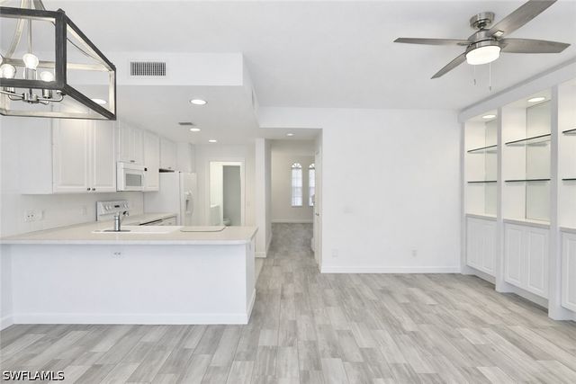 6182 Towncenter CIR, Naples, FL 34119