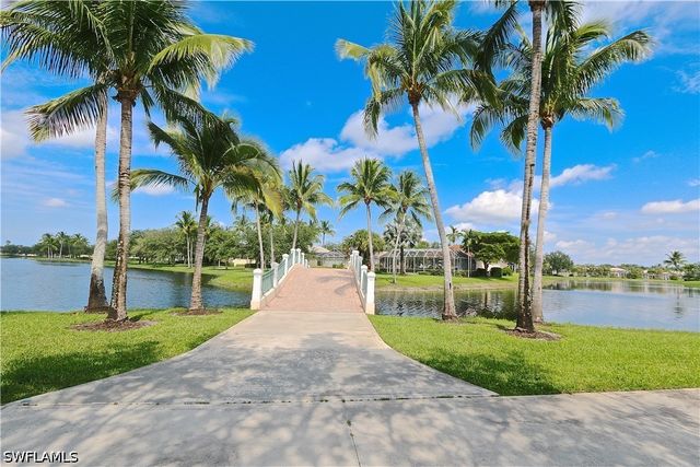 6182 Towncenter CIR, Naples, FL 34119