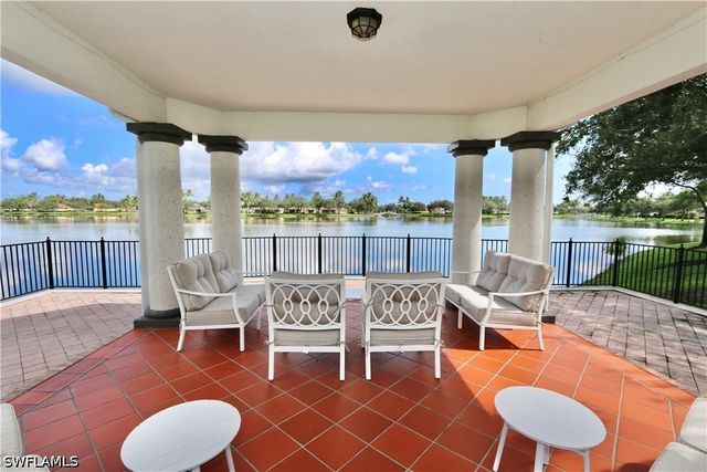 6182 Towncenter CIR, Naples, FL 34119