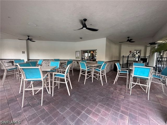 6182 Towncenter CIR, Naples, FL 34119
