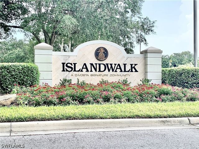 6182 Towncenter CIR, Naples, FL 34119