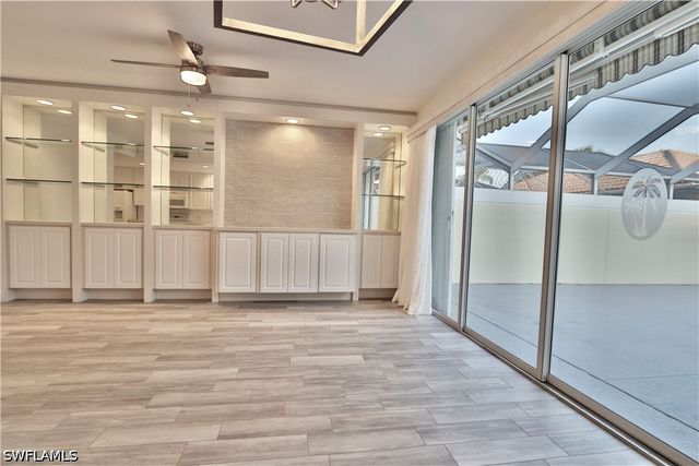 6182 Towncenter CIR, Naples, FL 34119