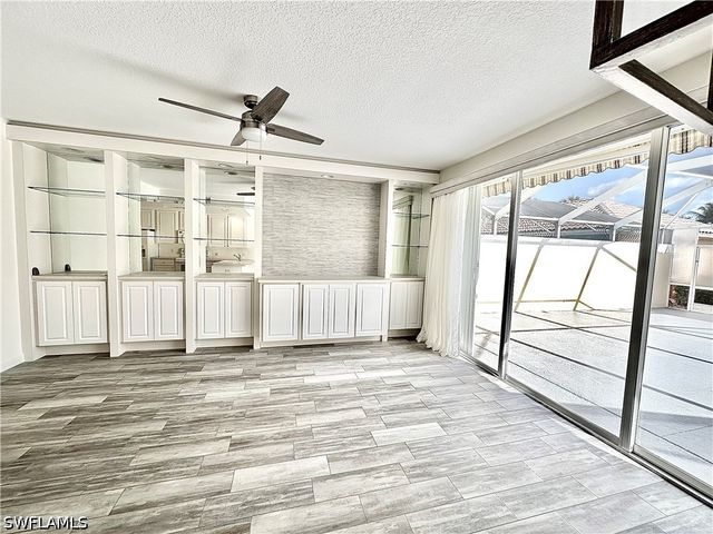 6182 Towncenter CIR, Naples, FL 34119