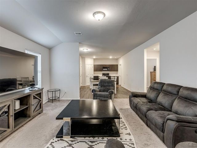 11604 SW 12th Street, Yukon, OK 73099