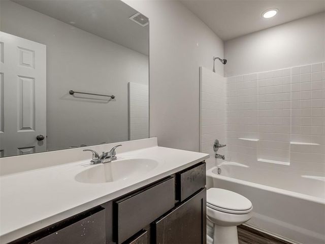 11604 SW 12th Street, Yukon, OK 73099