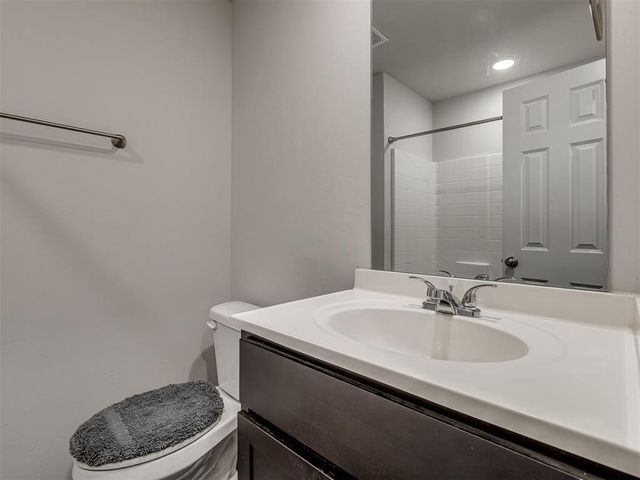 11604 SW 12th Street, Yukon, OK 73099