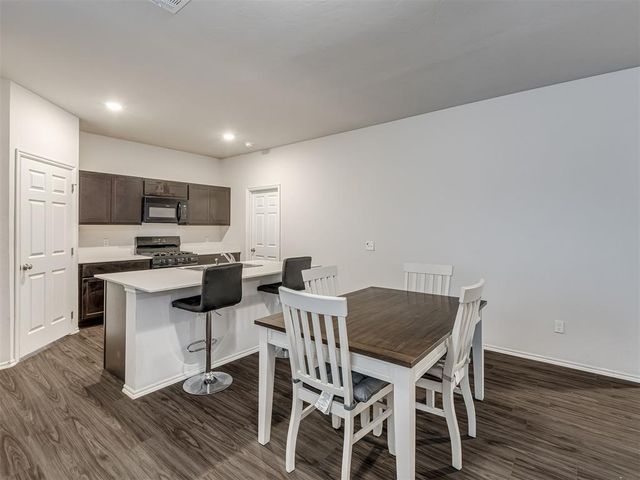 11604 SW 12th Street, Yukon, OK 73099