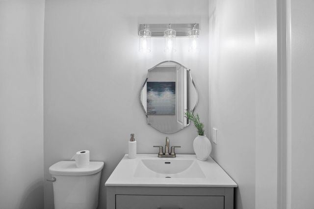 12246 Oxbow Drive, Eden Prairie, MN 55347