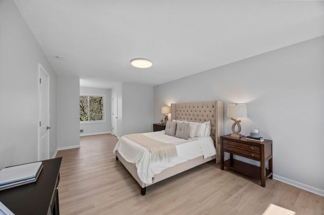 12246 Oxbow Drive, Eden Prairie, MN 55347