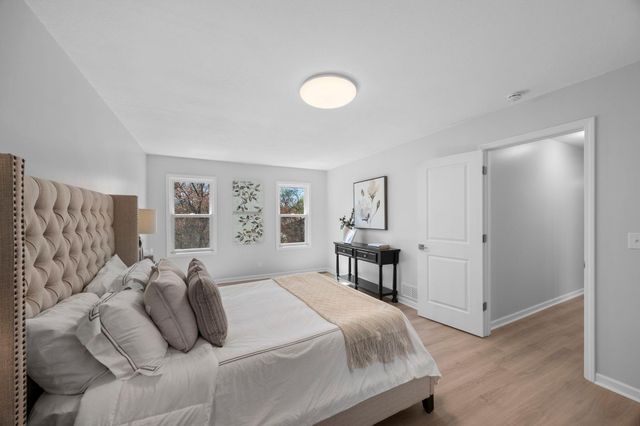 12246 Oxbow Drive, Eden Prairie, MN 55347