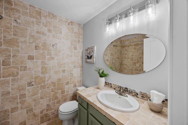 12246 Oxbow Drive, Eden Prairie, MN 55347