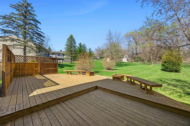 12246 Oxbow Drive, Eden Prairie, MN 55347