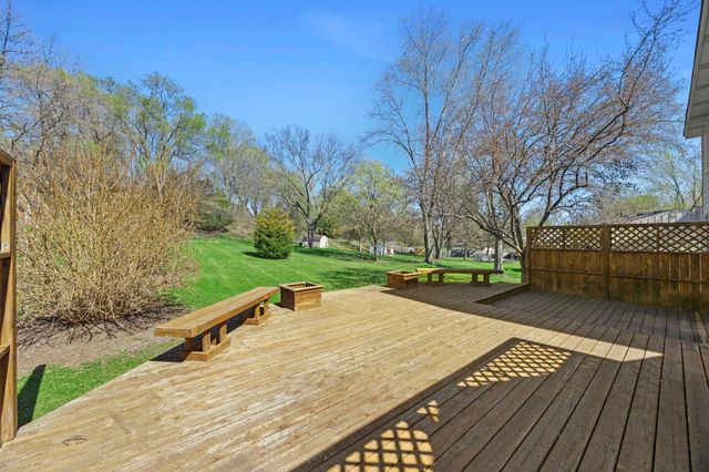 12246 Oxbow Drive, Eden Prairie, MN 55347