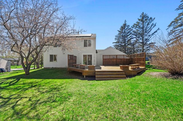 12246 Oxbow Drive, Eden Prairie, MN 55347