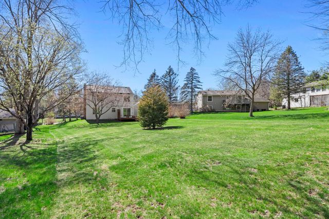 12246 Oxbow Drive, Eden Prairie, MN 55347