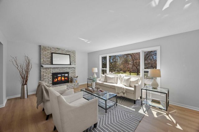 12246 Oxbow Drive, Eden Prairie, MN 55347