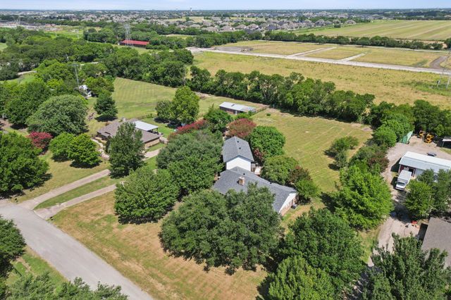 10 Chisholm Trail, Lucas, TX 75002