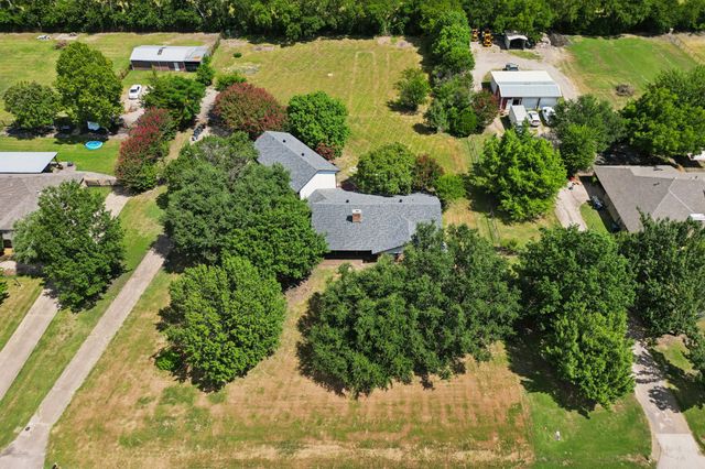 10 Chisholm Trail, Lucas, TX 75002