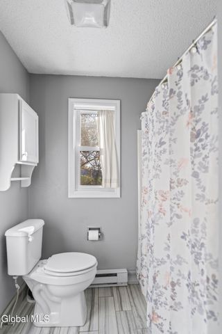 87 Algonquin Road, Clifton Park, NY 12065