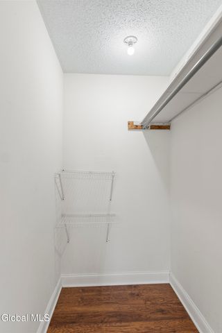 87 Algonquin Road, Clifton Park, NY 12065