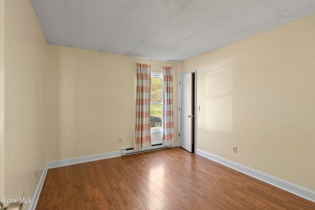 87 Algonquin Road, Clifton Park, NY 12065