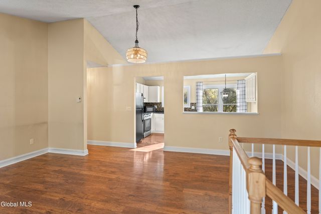 87 Algonquin Road, Clifton Park, NY 12065