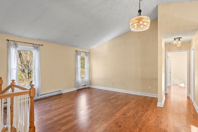 87 Algonquin Road, Clifton Park, NY 12065