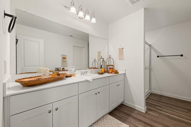 718 Amesbury Road, Conroe, TX 77316