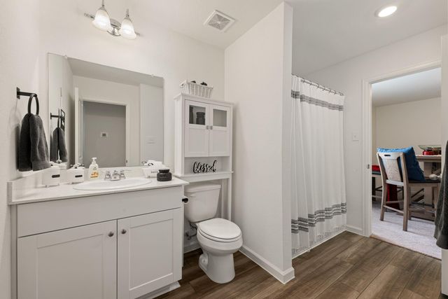 718 Amesbury Road, Conroe, TX 77316