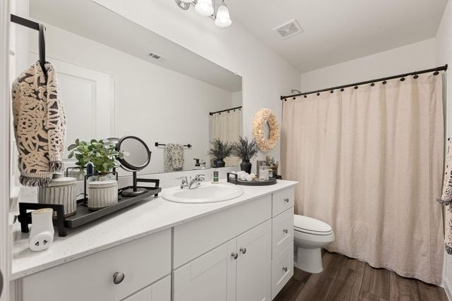 718 Amesbury Road, Conroe, TX 77316