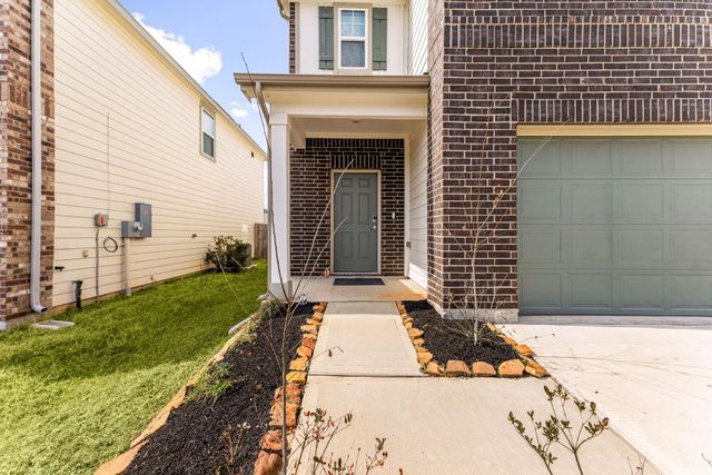 718 Amesbury Road, Conroe, TX 77316