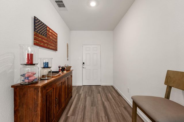 718 Amesbury Road, Conroe, TX 77316