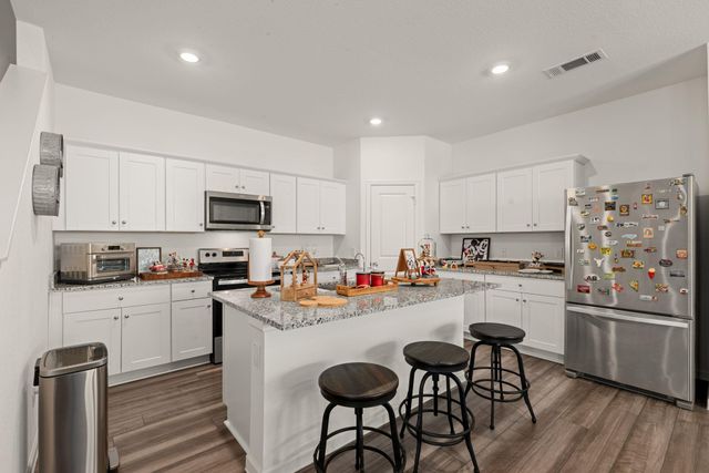 718 Amesbury Road, Conroe, TX 77316