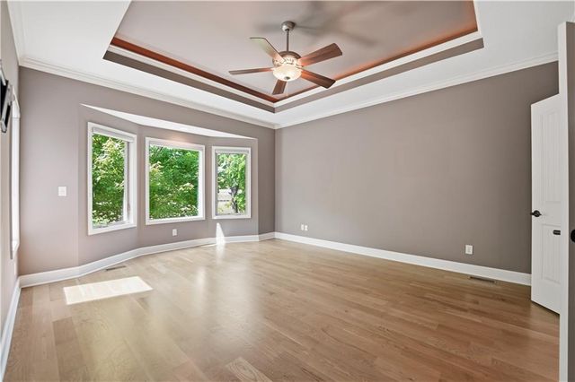 9892 Hollis Lane, Lenexa, KS 66227